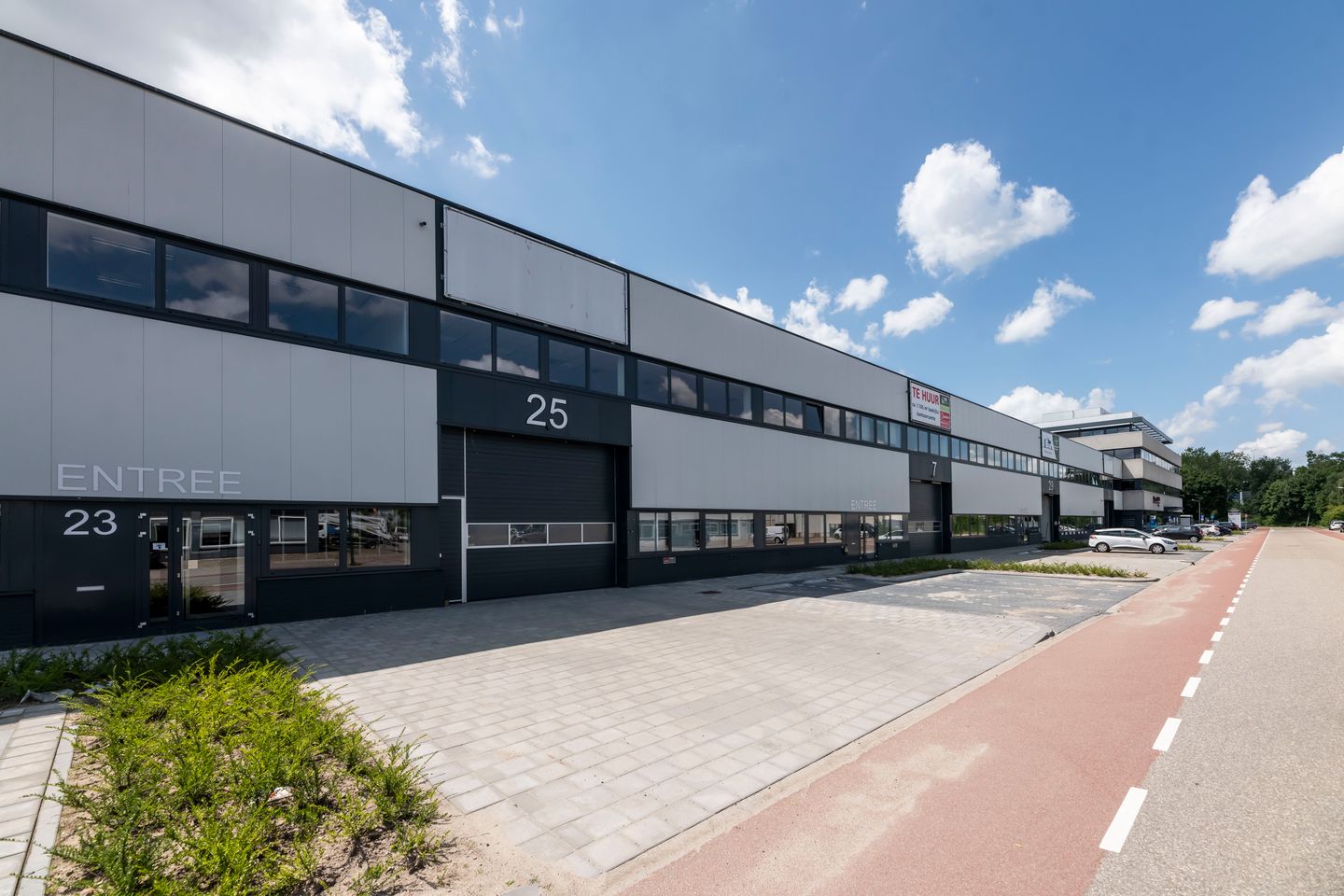 Bekijk foto 1 van Zonnebaan 25-27