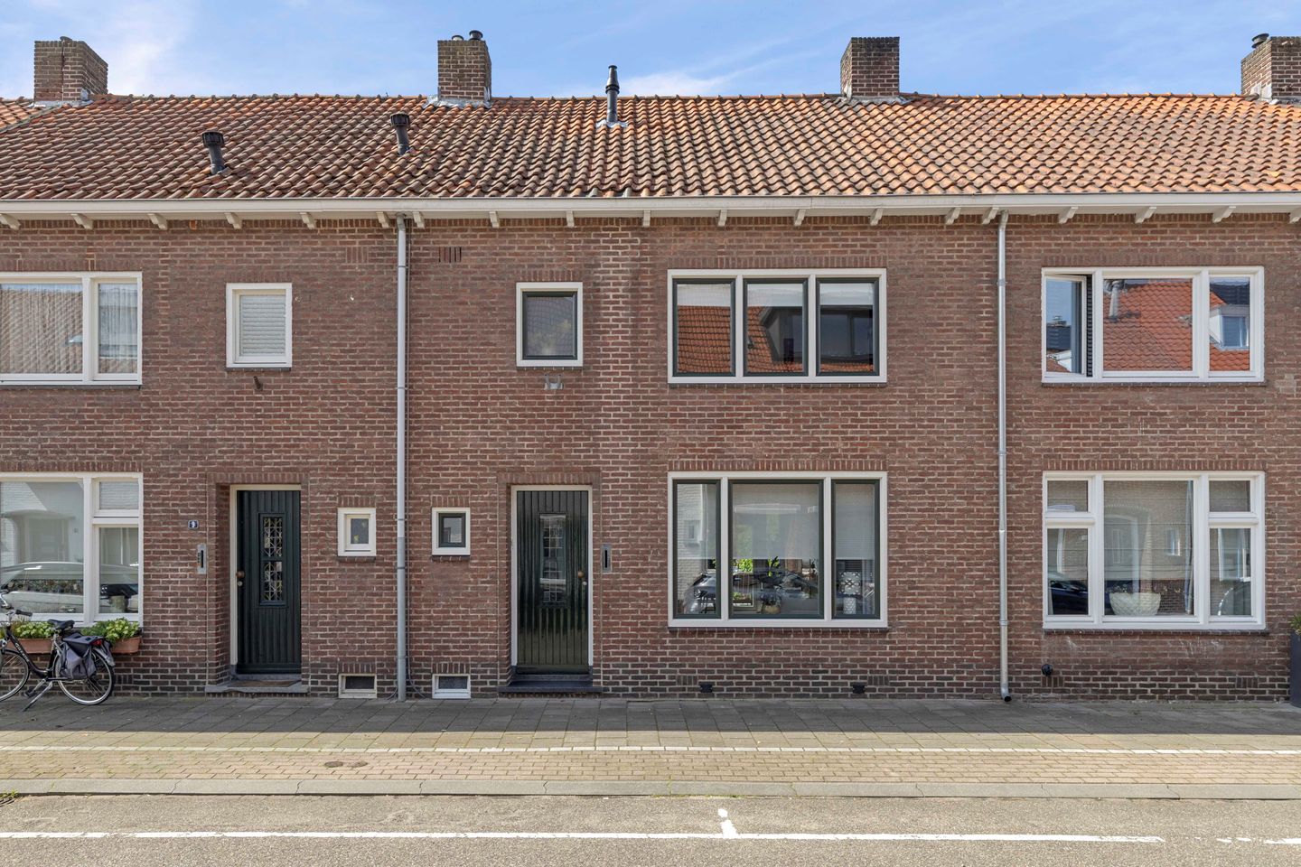 Foto 1 van Burgemeester Junckersstraat 11