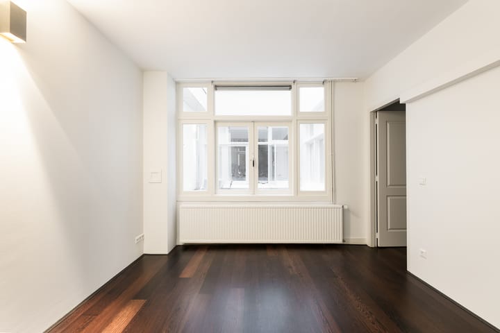 Photo 4 of Leidsestraat 39-1