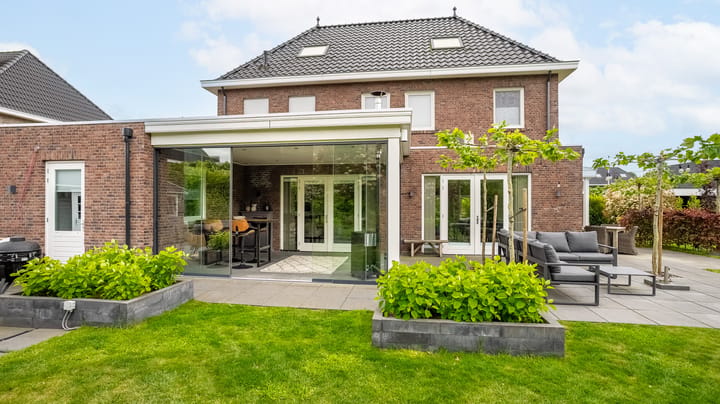 Vrijstaande woning te koop: Leeghwaterlaan 11, Almelo