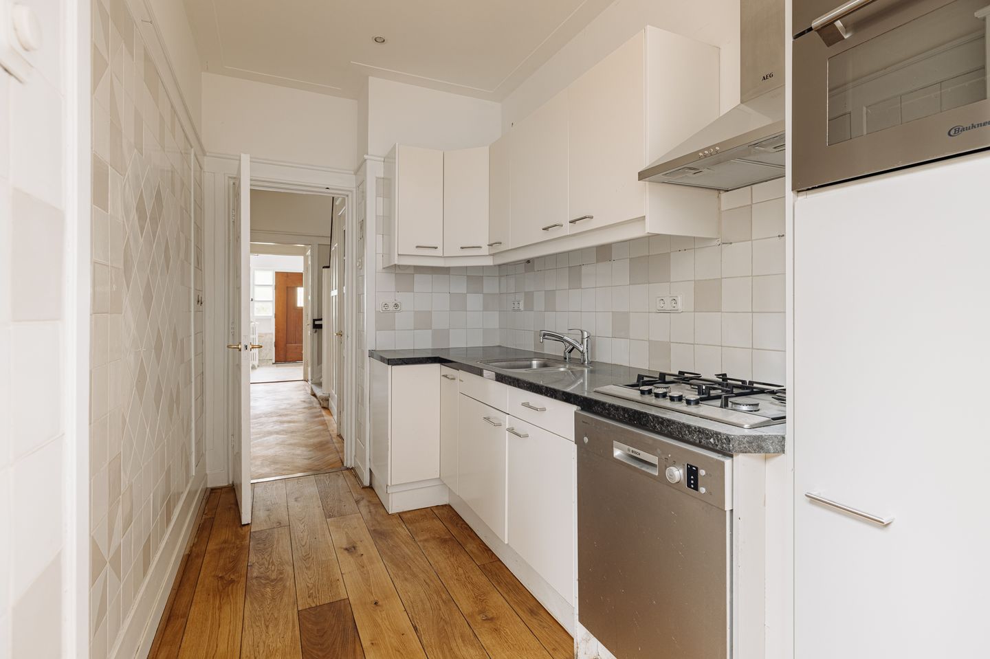 Photo 10 of J.J. Viottastraat 1