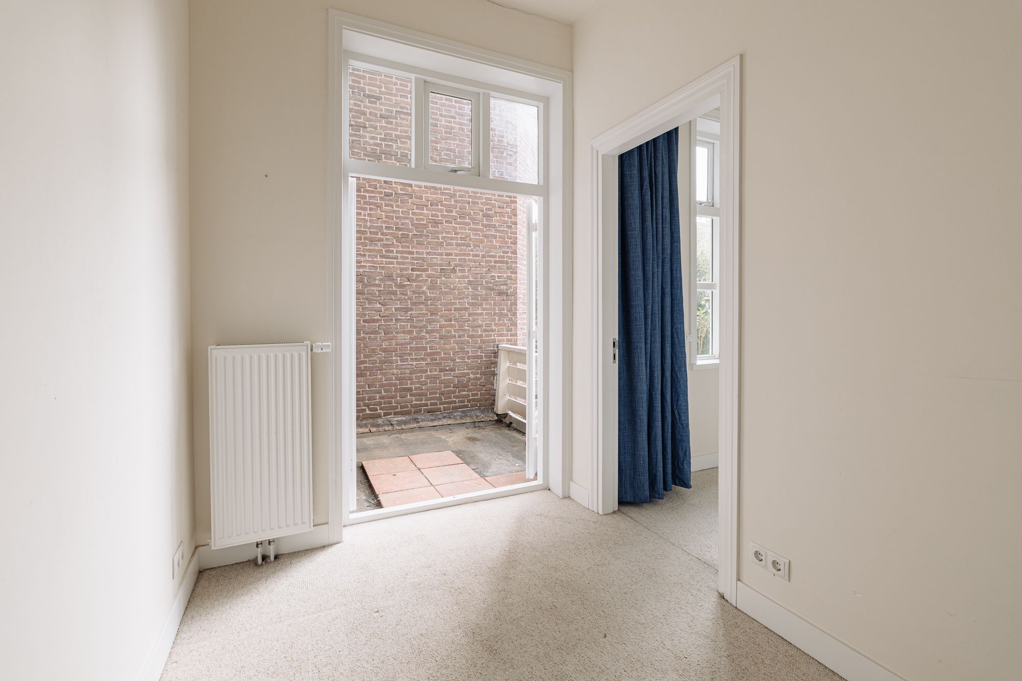 Photo 15 of J.J. Viottastraat 1