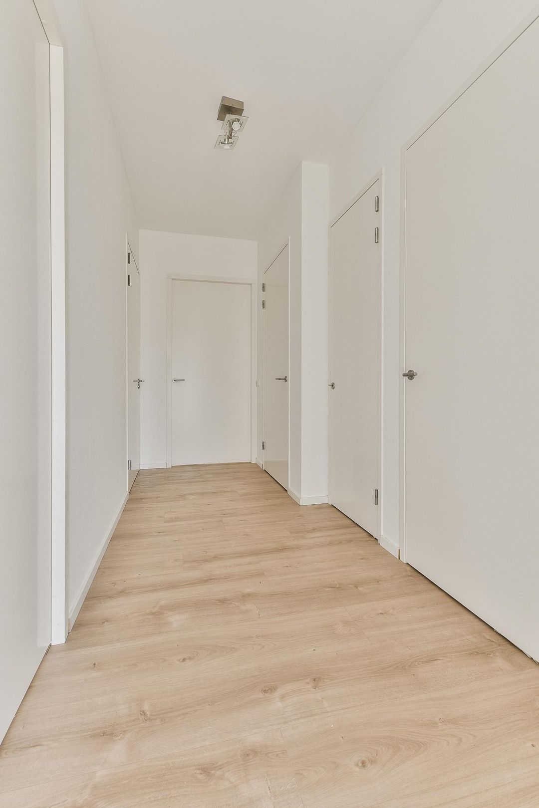 Photo 13 of Peter Schatstraat 97
