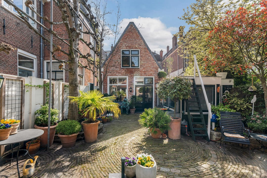 Photo 2 of Rapenburg 116