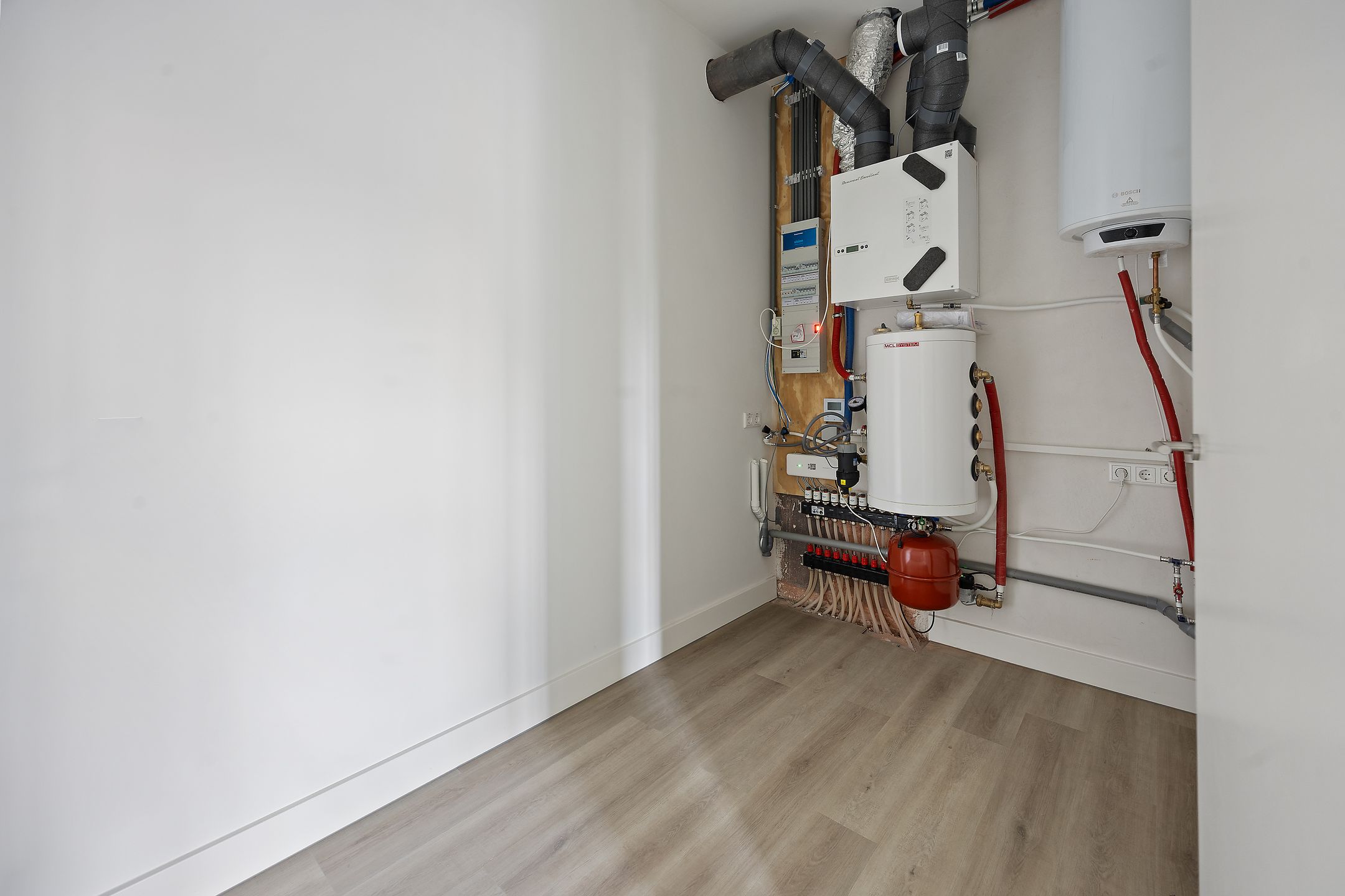 Photo 18 of Mr. van Coothstraat 31-E