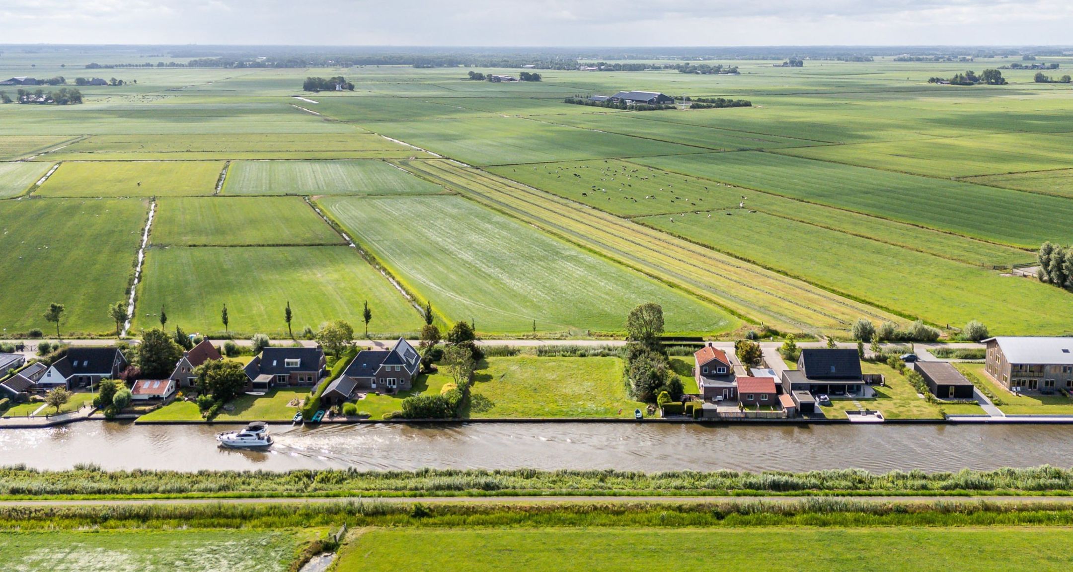 Photo 9 of Hoofdweg