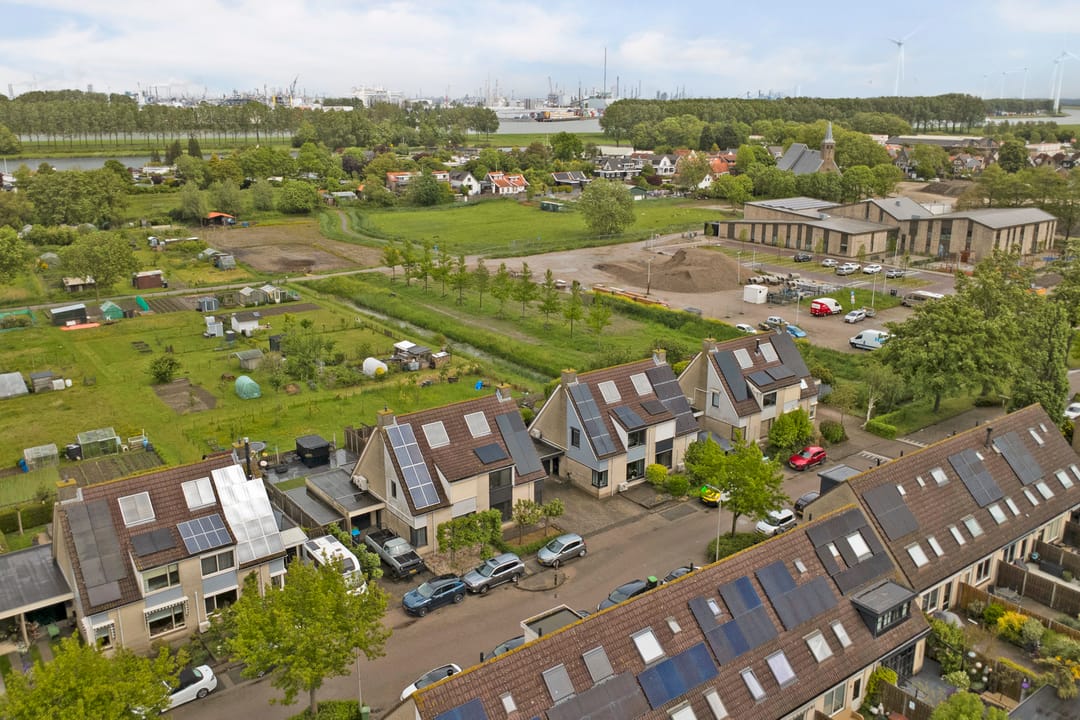 Photo 47 of Willem Alexanderstraat 8