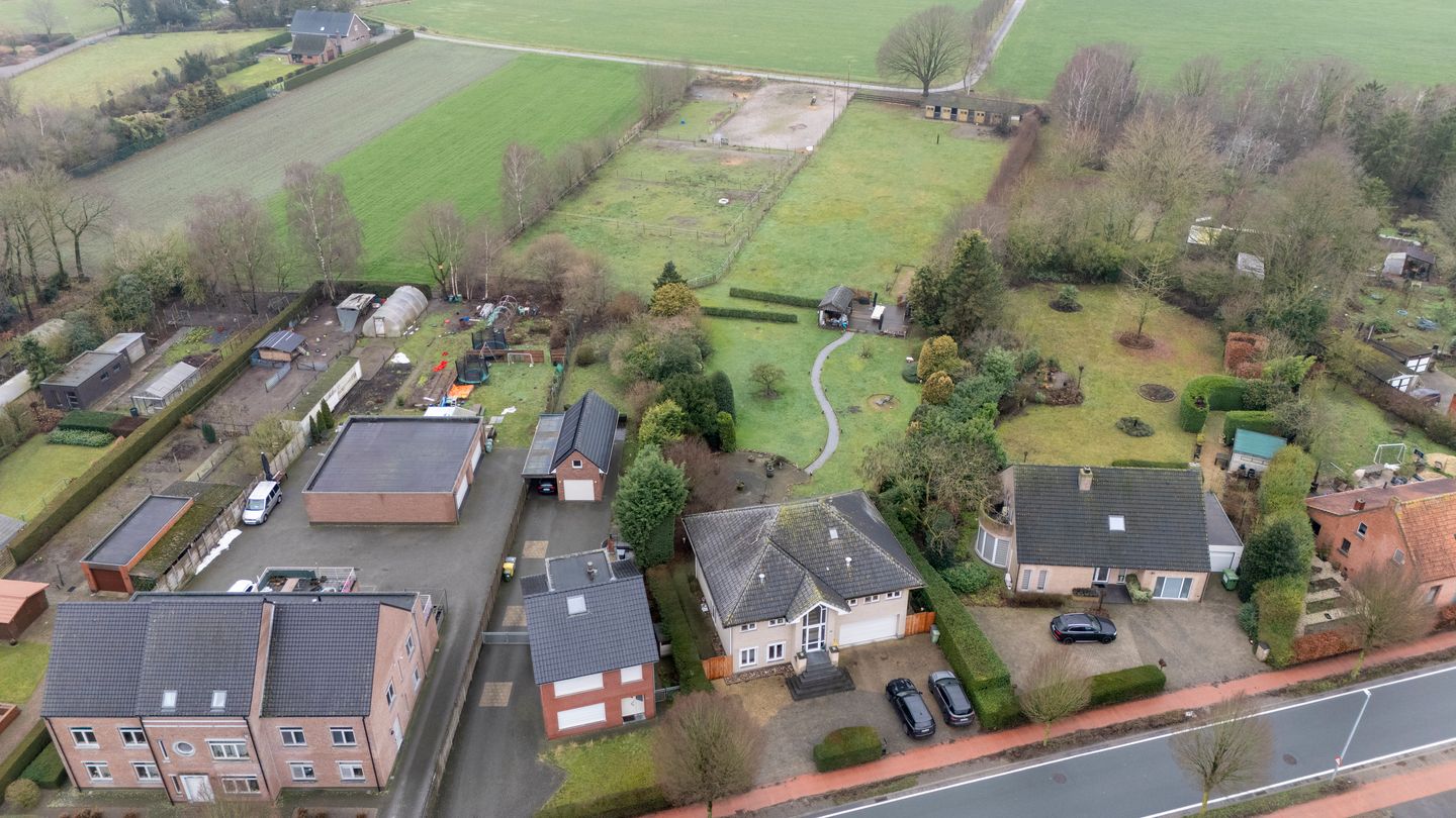 Luxury Villa with Wellness Facilities and Double Garage on Spacious Plot — 19