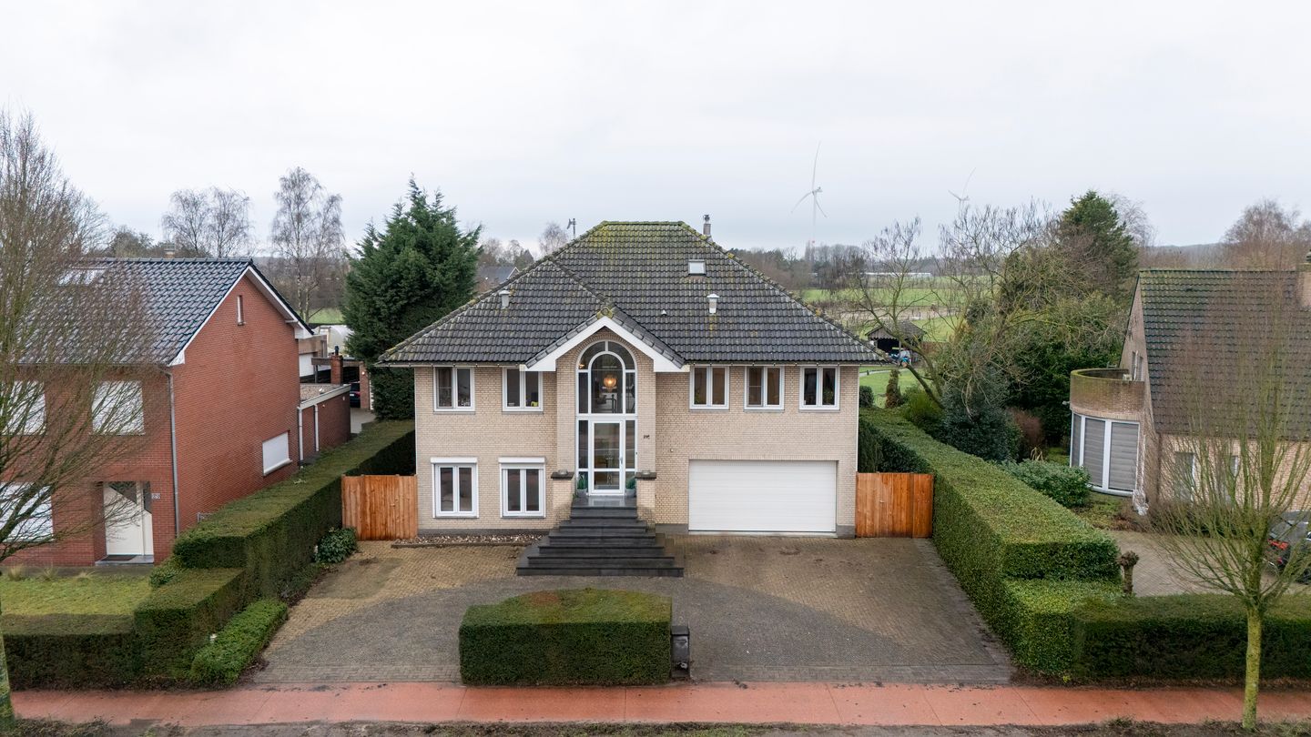 Luxury Villa with Wellness Facilities and Double Garage on Spacious Plot — 20