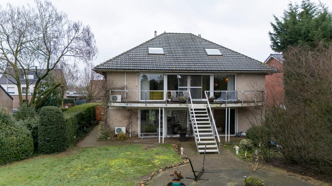 Luxury Villa with Wellness Facilities and Double Garage on Spacious Plot — 16