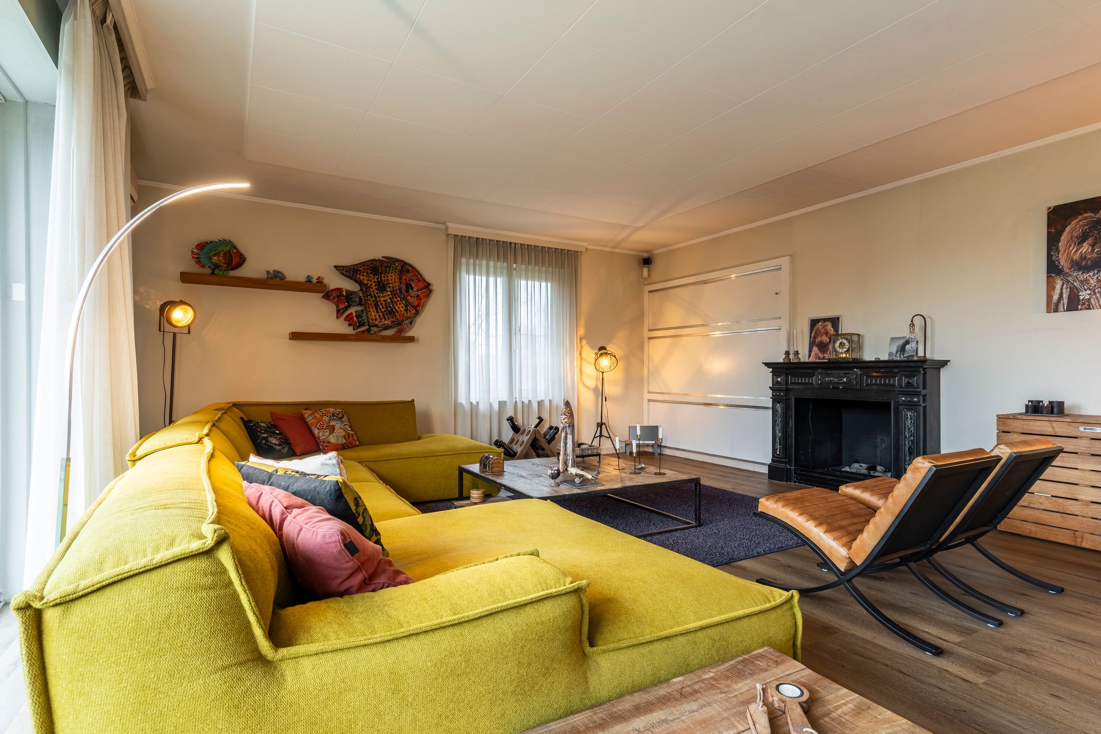 Luxury Villa with Wellness Facilities and Double Garage on Spacious Plot — 36