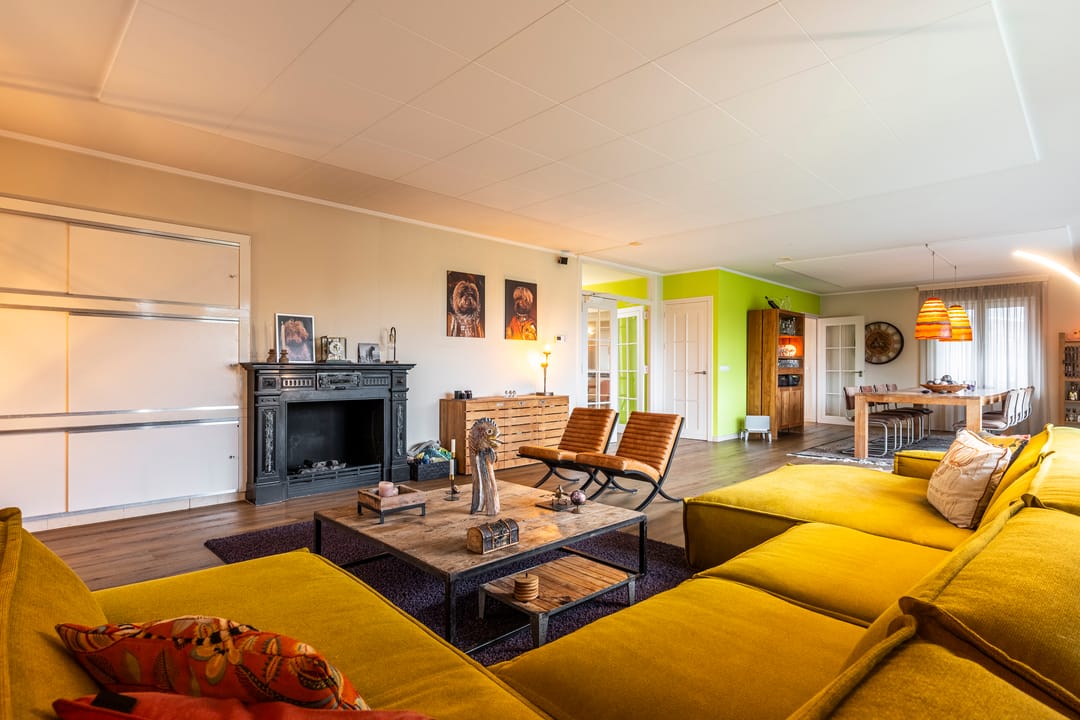 Luxury Villa with Wellness Facilities and Double Garage on Spacious Plot — 37