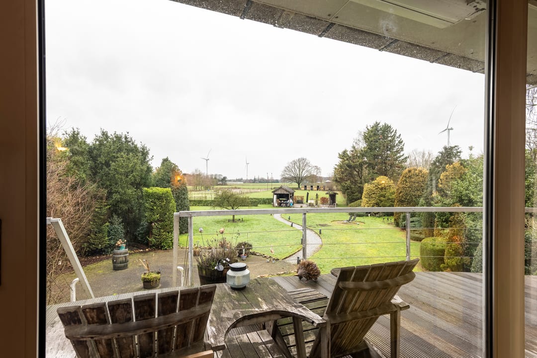 Luxury Villa with Wellness Facilities and Double Garage on Spacious Plot — 41