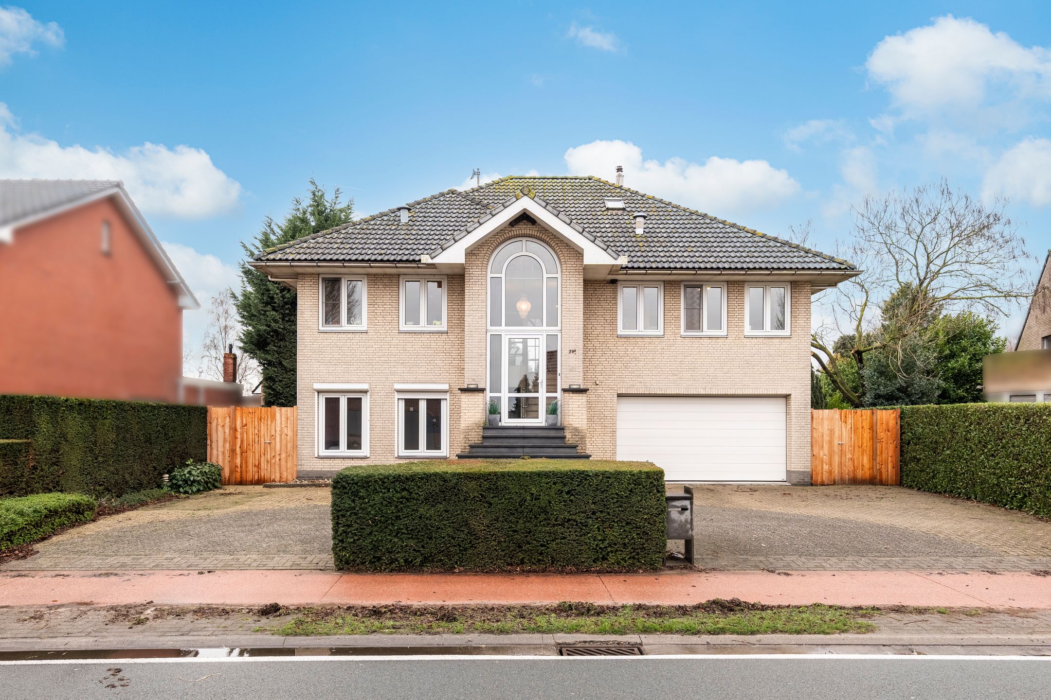 Luxury Villa with Wellness Facilities and Double Garage on Spacious Plot — 63