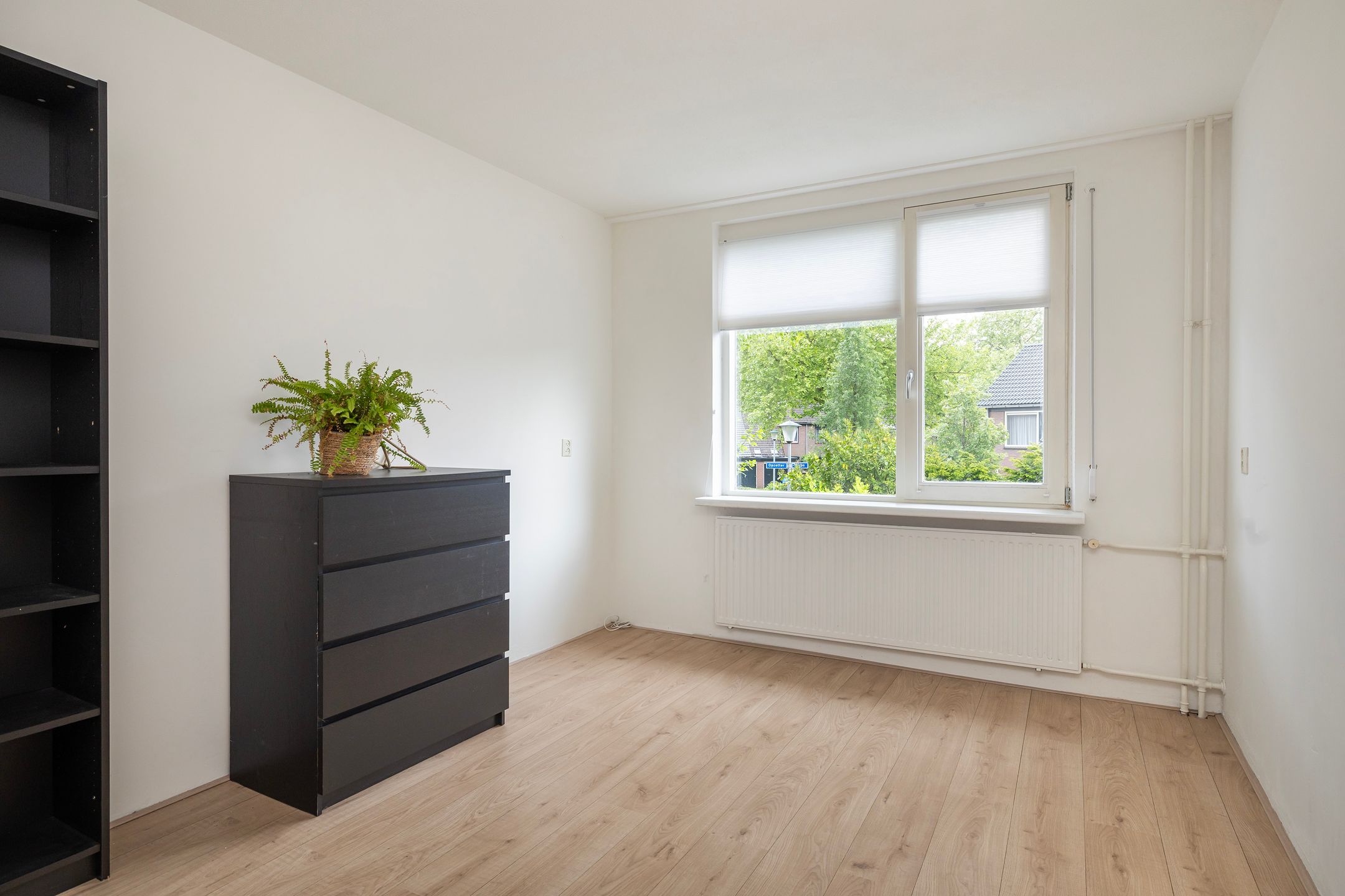 Spacious end terrace home with four bedrooms and sunny garden in quiet Blaricum courtyard — 12