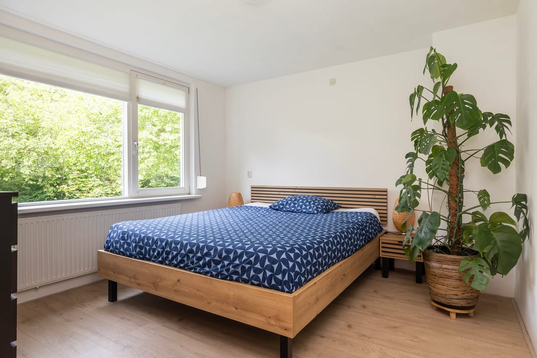 Spacious end terrace home with four bedrooms and sunny garden in quiet Blaricum courtyard — 11