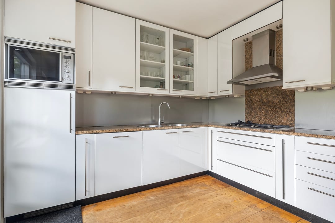 Spacious end terrace home with four bedrooms and sunny garden in quiet Blaricum courtyard — 8