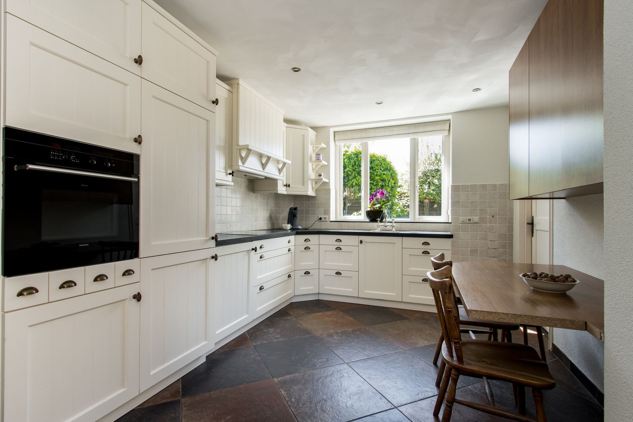 Photo 3 of Graaf van Hornelaan 18