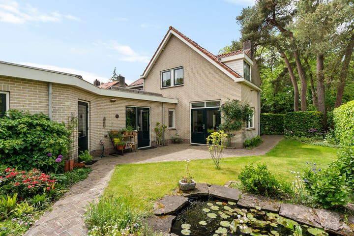 Photo 2 of Lindenlaan 1