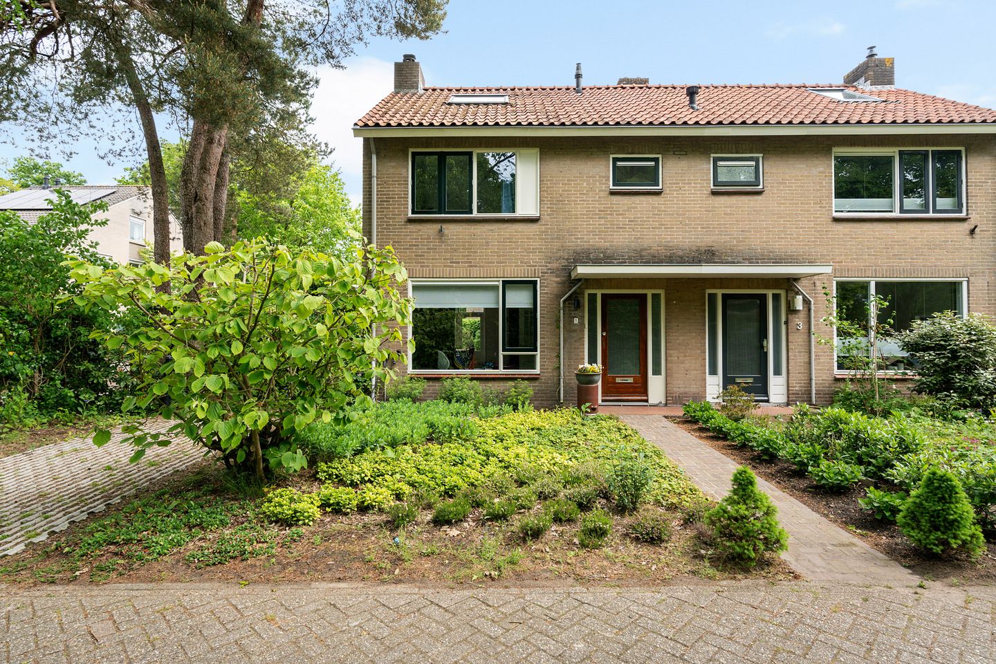 Photo 1 of Lindenlaan 1