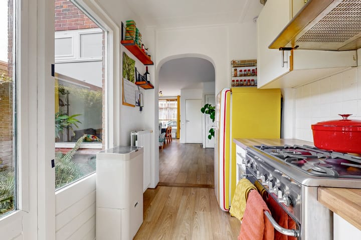 Hoekwoning te koop: Ten Katestraat 1, Leiden