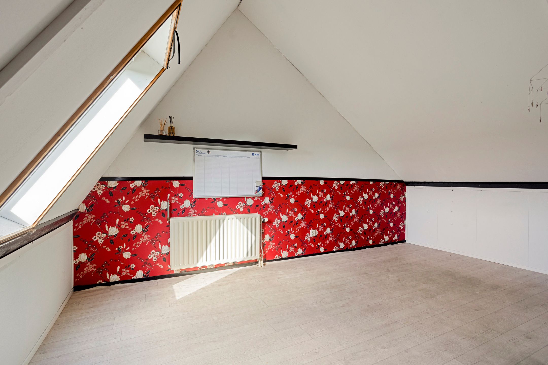 Spacious Family Home with Four Bedrooms in Green Almere Filmwijk — 21