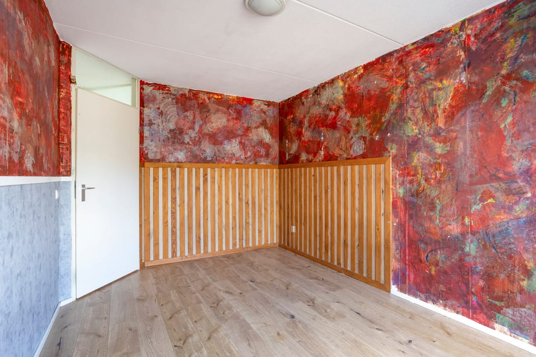 Spacious Family Home with Four Bedrooms in Green Almere Filmwijk — 16