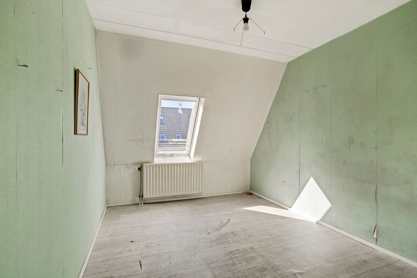 Spacious Family Home with Four Bedrooms in Green Almere Filmwijk — 14