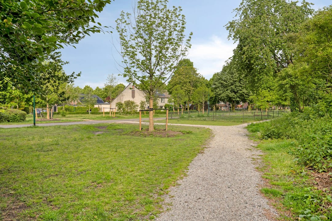 Photo 52 of Debussystraat 4