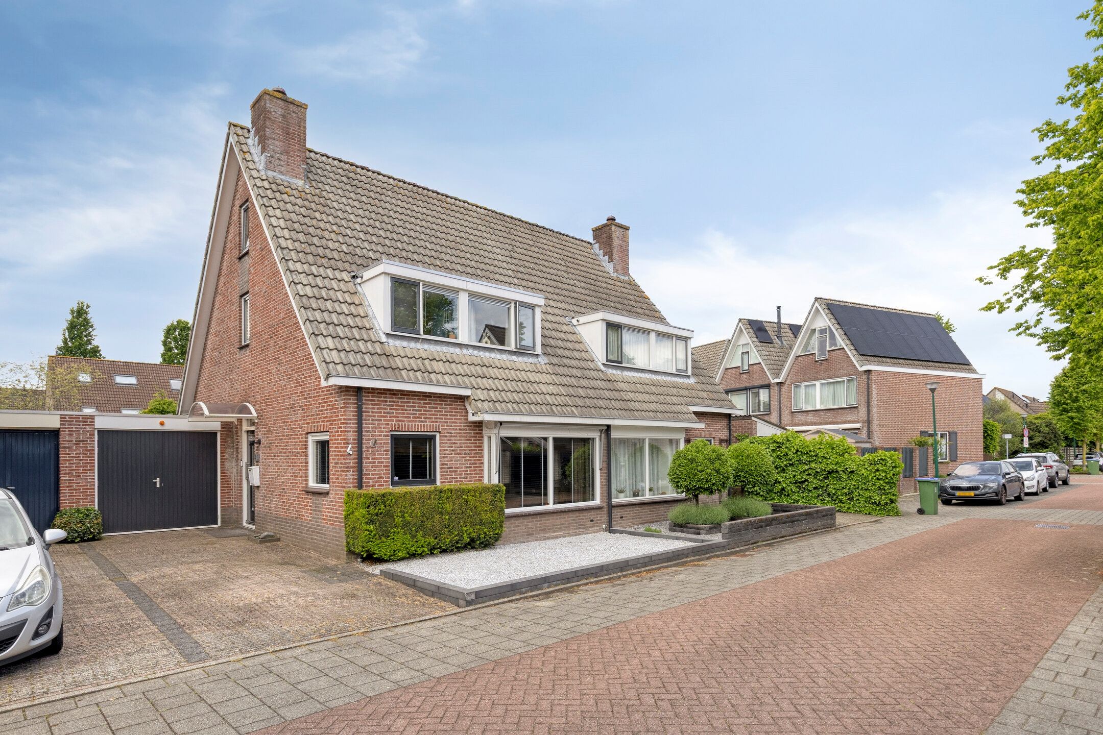 Photo 48 of Debussystraat 4