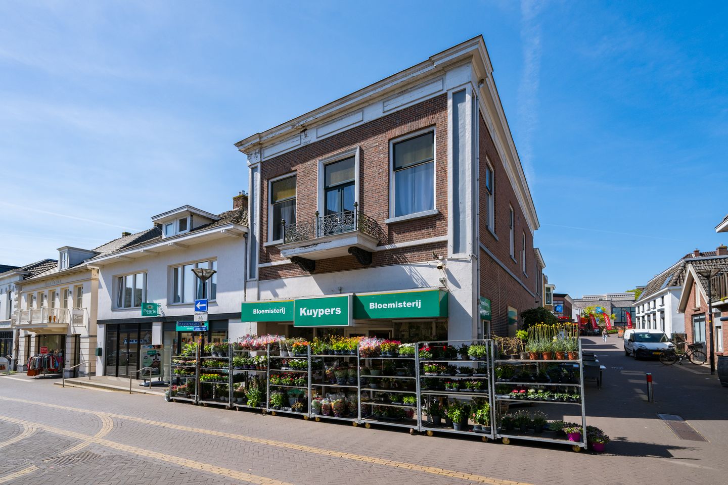 View photo 3 of Landstraat 25