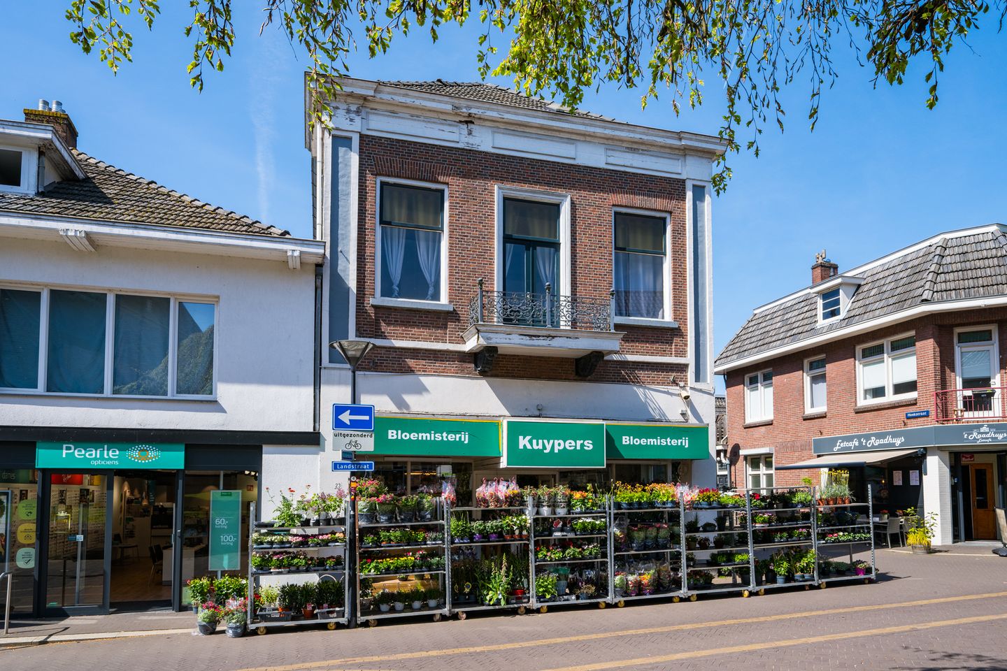 View photo 4 of Landstraat 25