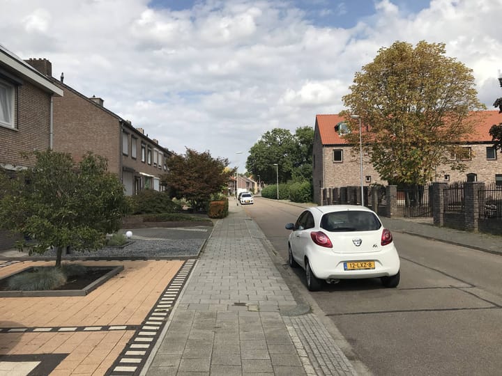 Photo 2 of Demstraat 118