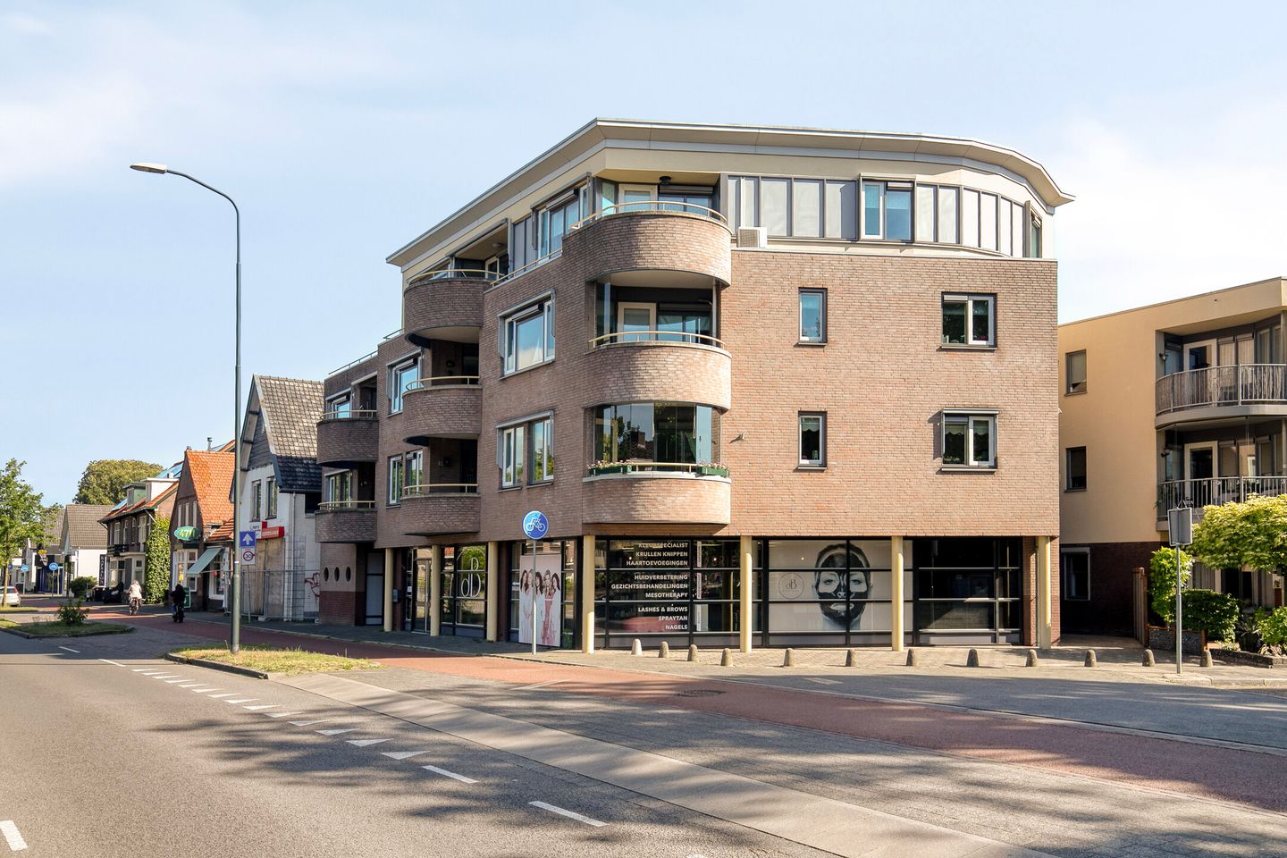 View photo 2 of Arnhemseweg 211-213