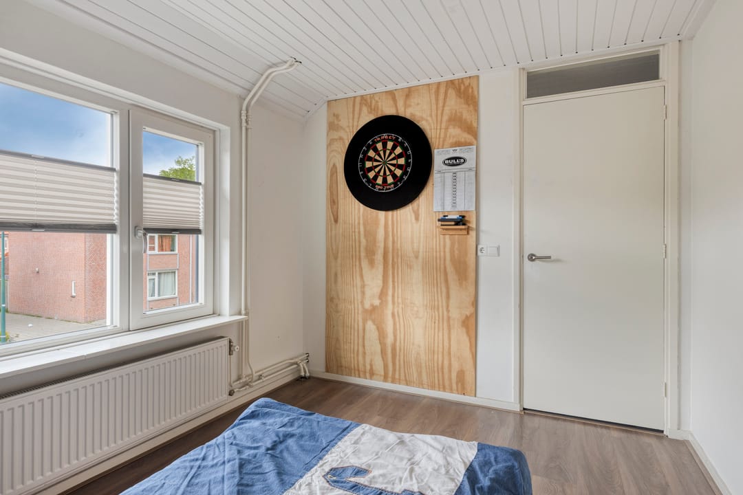 Photo 16 of Deken Oomenstraat 7