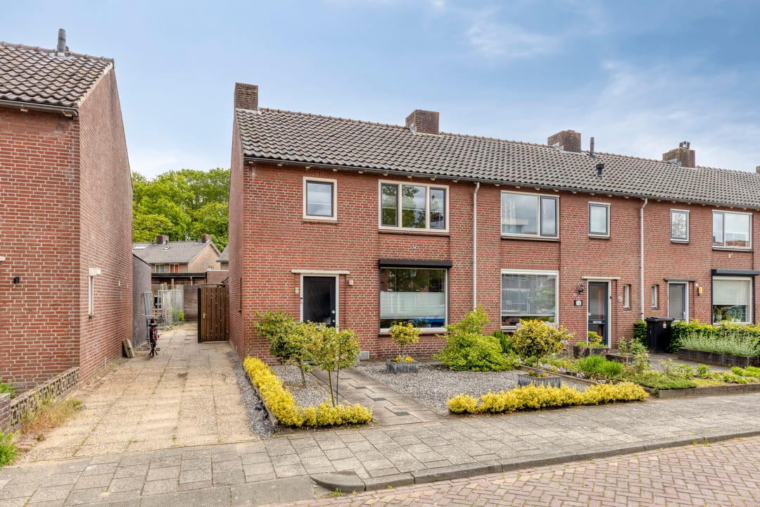 Photo 7 of Deken Oomenstraat 7