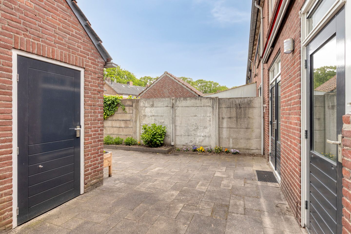 Photo 19 of Deken Oomenstraat 7