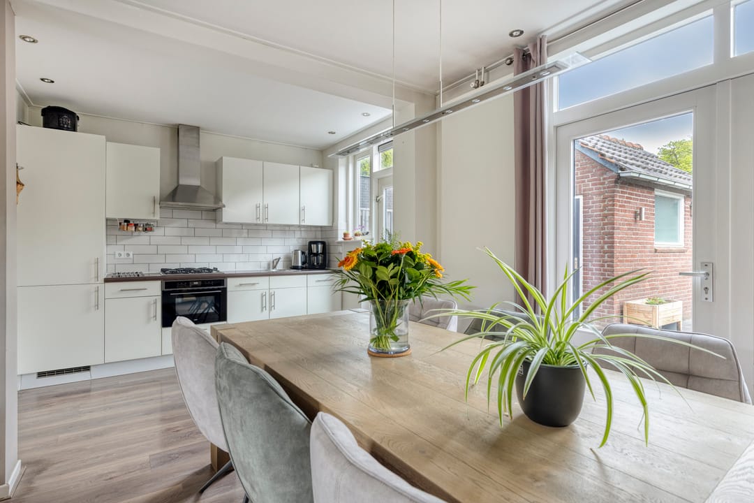 Photo 11 of Deken Oomenstraat 7