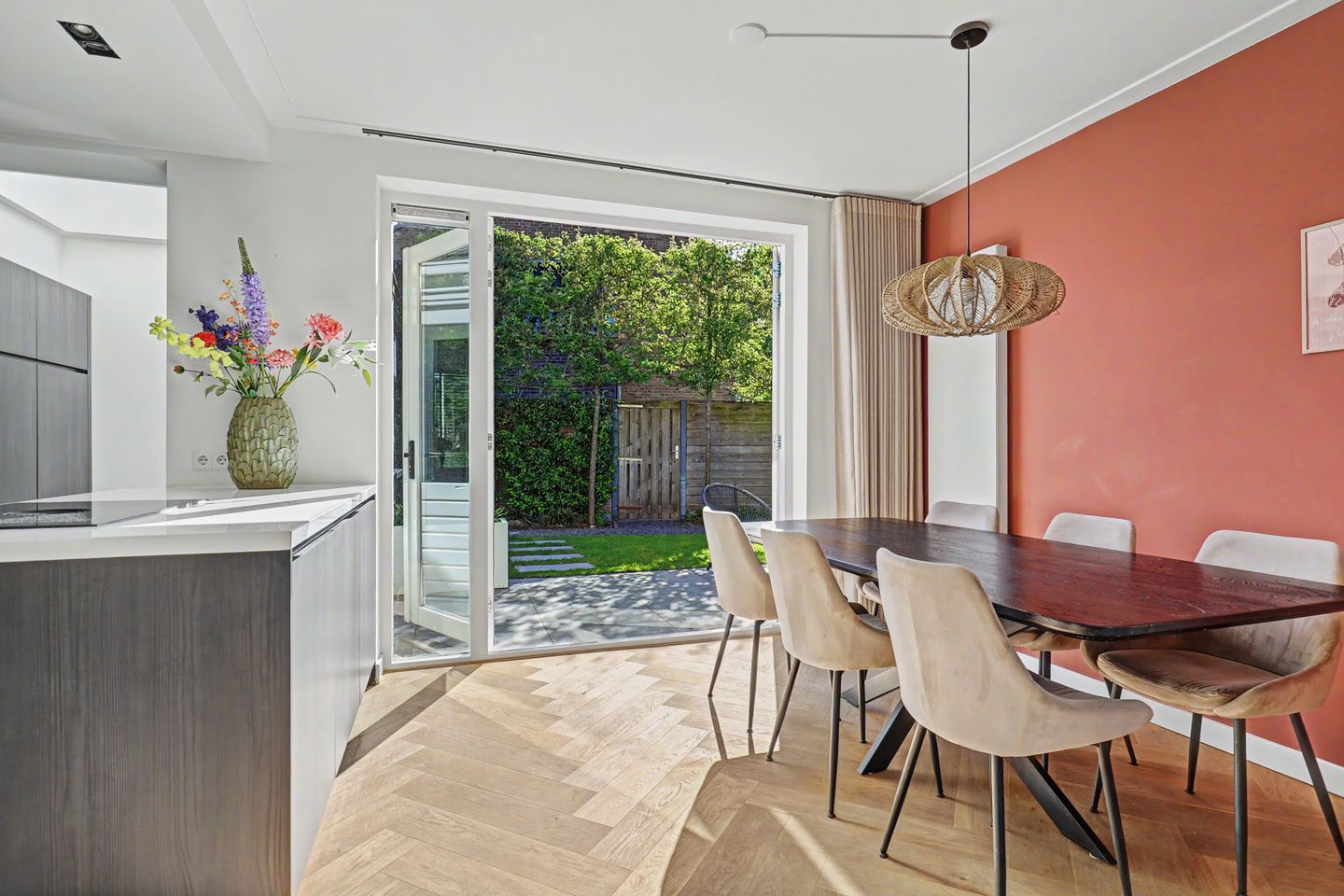 Photo 10 of Jan van Galenstraat 61