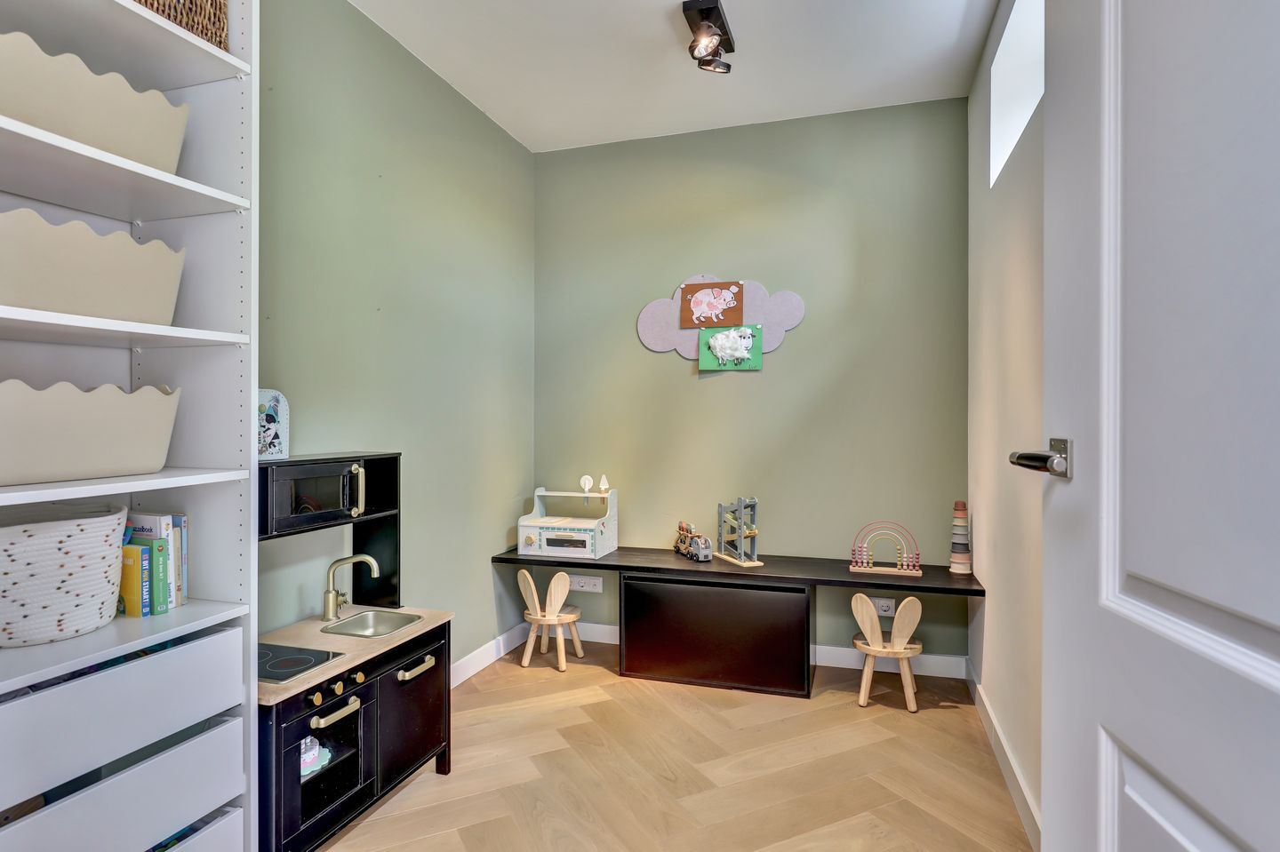 Photo 14 of Jan van Galenstraat 61