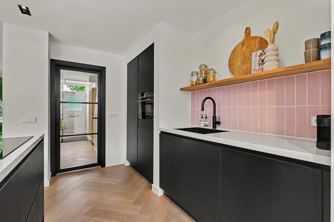 Photo 7 of Jan van Galenstraat 61