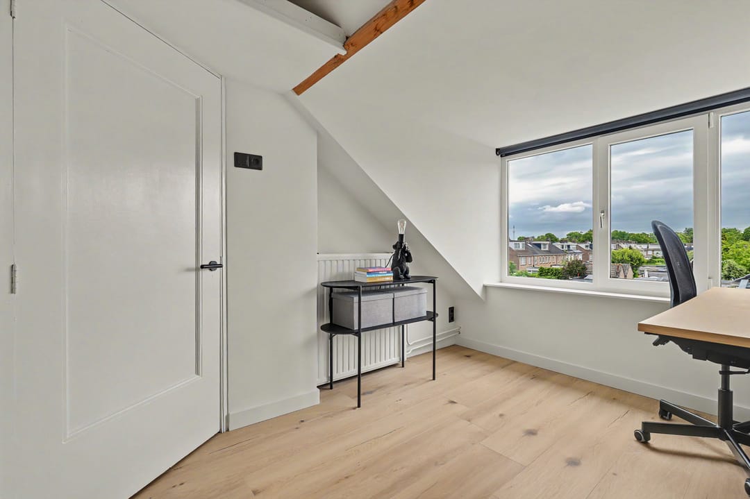 Photo 38 of Jan van Galenstraat 61