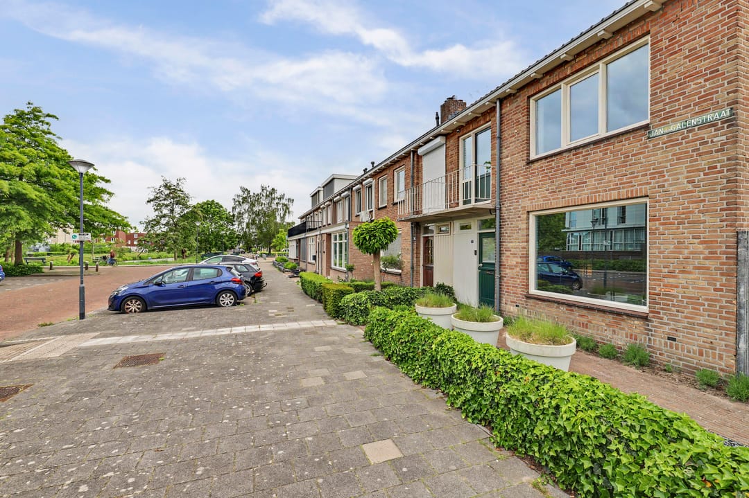 Photo 61 of Jan van Galenstraat 61