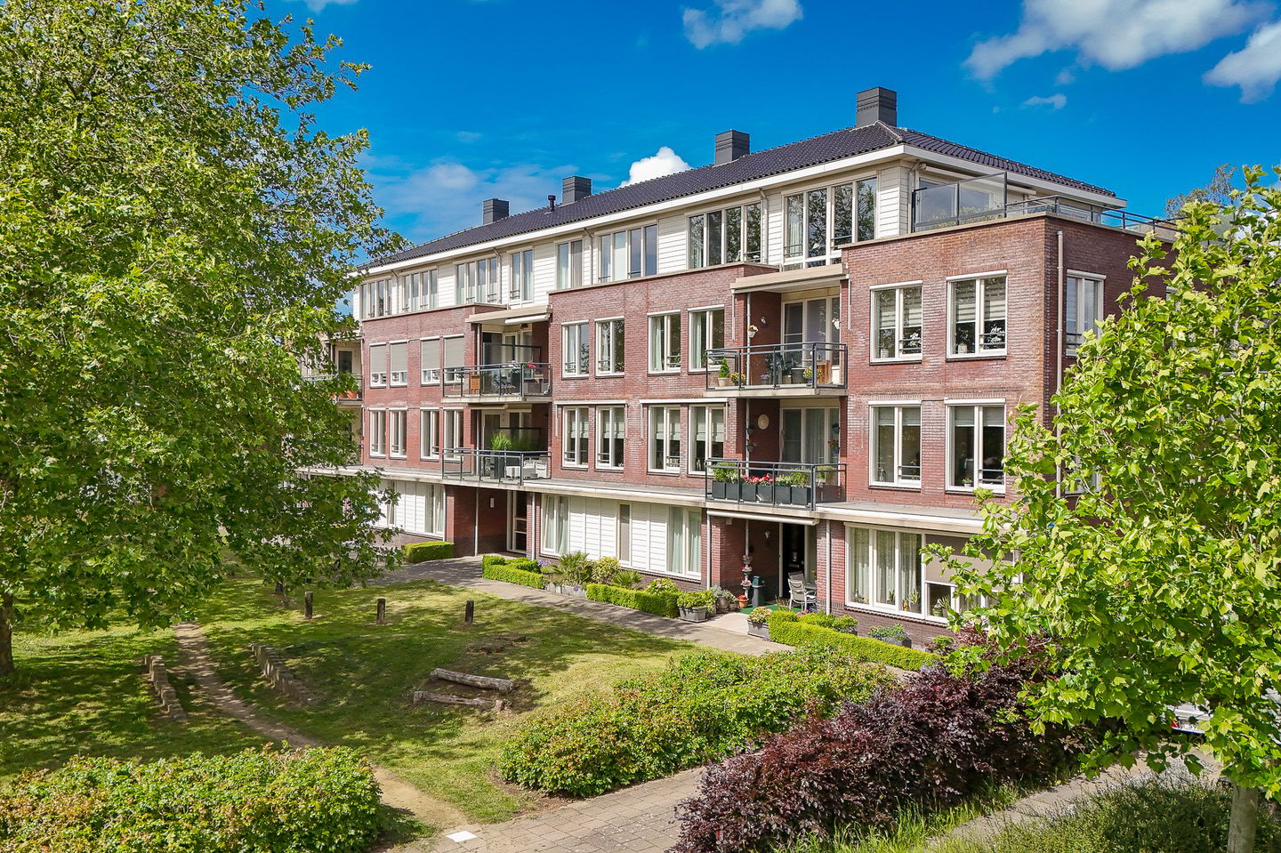 Foto 1 van Admiraal de Ruyterlaan 14-D