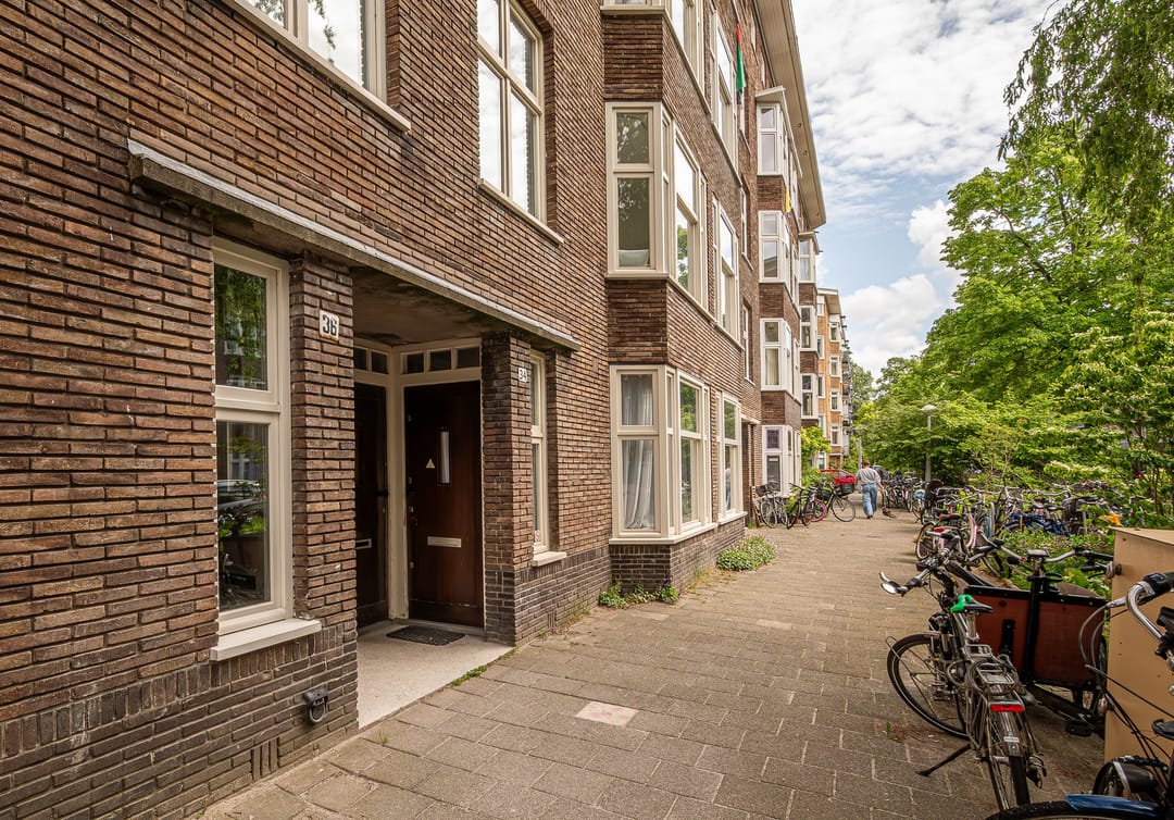 Photo 32 of Lanseloetstraat 36-H