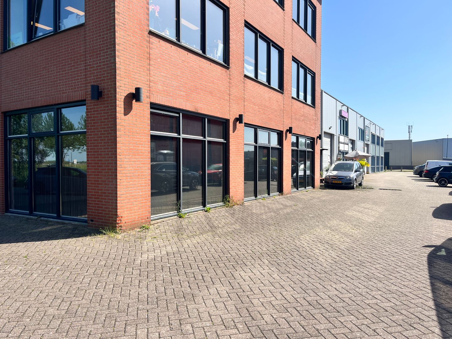 Bekijk foto 2 van Rendementsweg 24