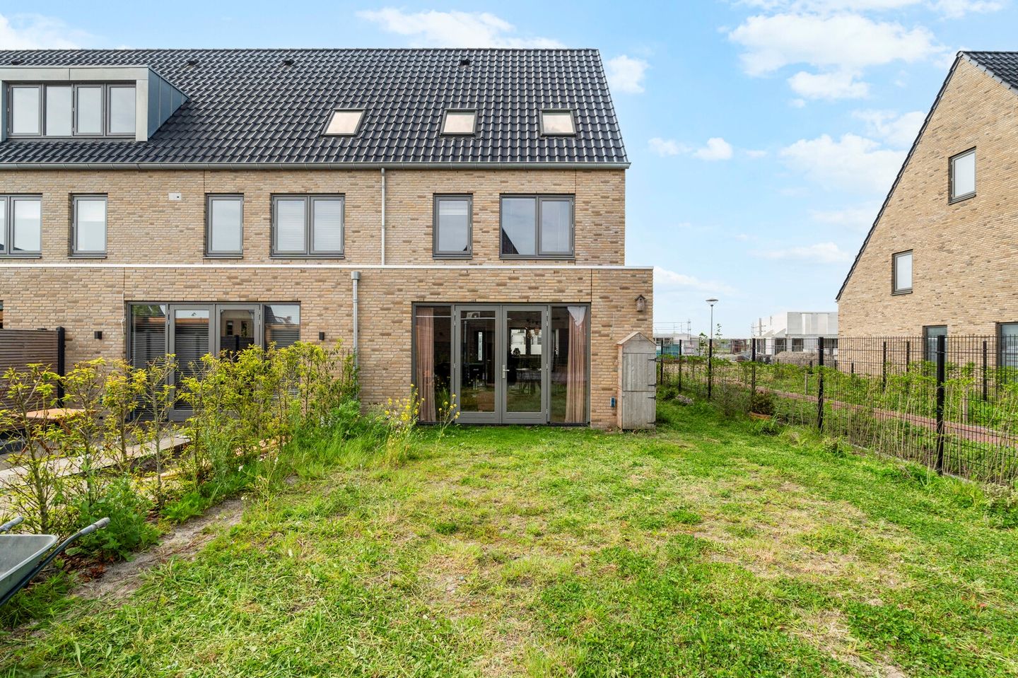 Spacious Sustainable Corner Home in New Development — 25