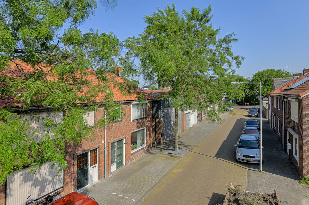 Photo 2 of Generaal Spoorstraat 46