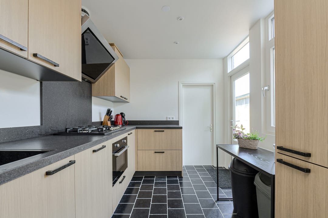 Photo 13 of Generaal Spoorstraat 46