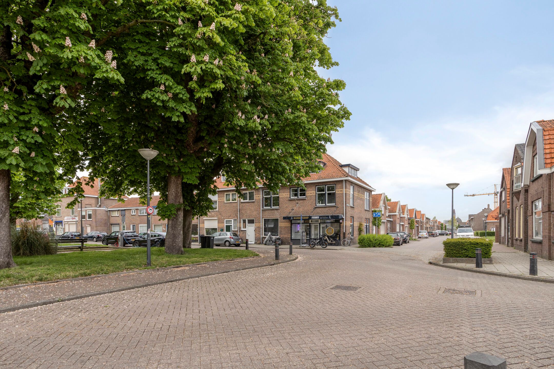 Characteristic corner property with living and retail space in Waalwijk — 42